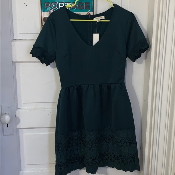Francesca's Collections Dresses & Skirts - Francesca’s Green Mini Dress